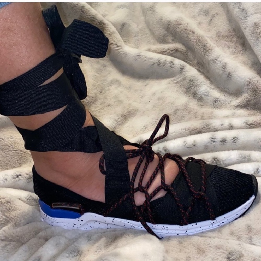 FR FP Vegan Lace Up Ribbon Unique Sneaker NEW sz 8